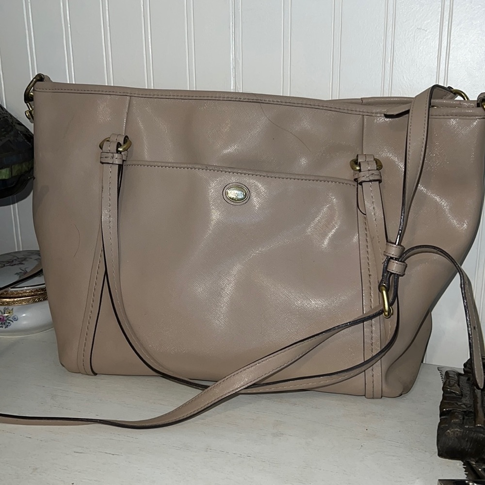 Coach Peyton leather pocket tote bag purse F25667